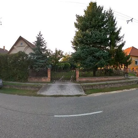 Natura Vendeghaz Pazmand